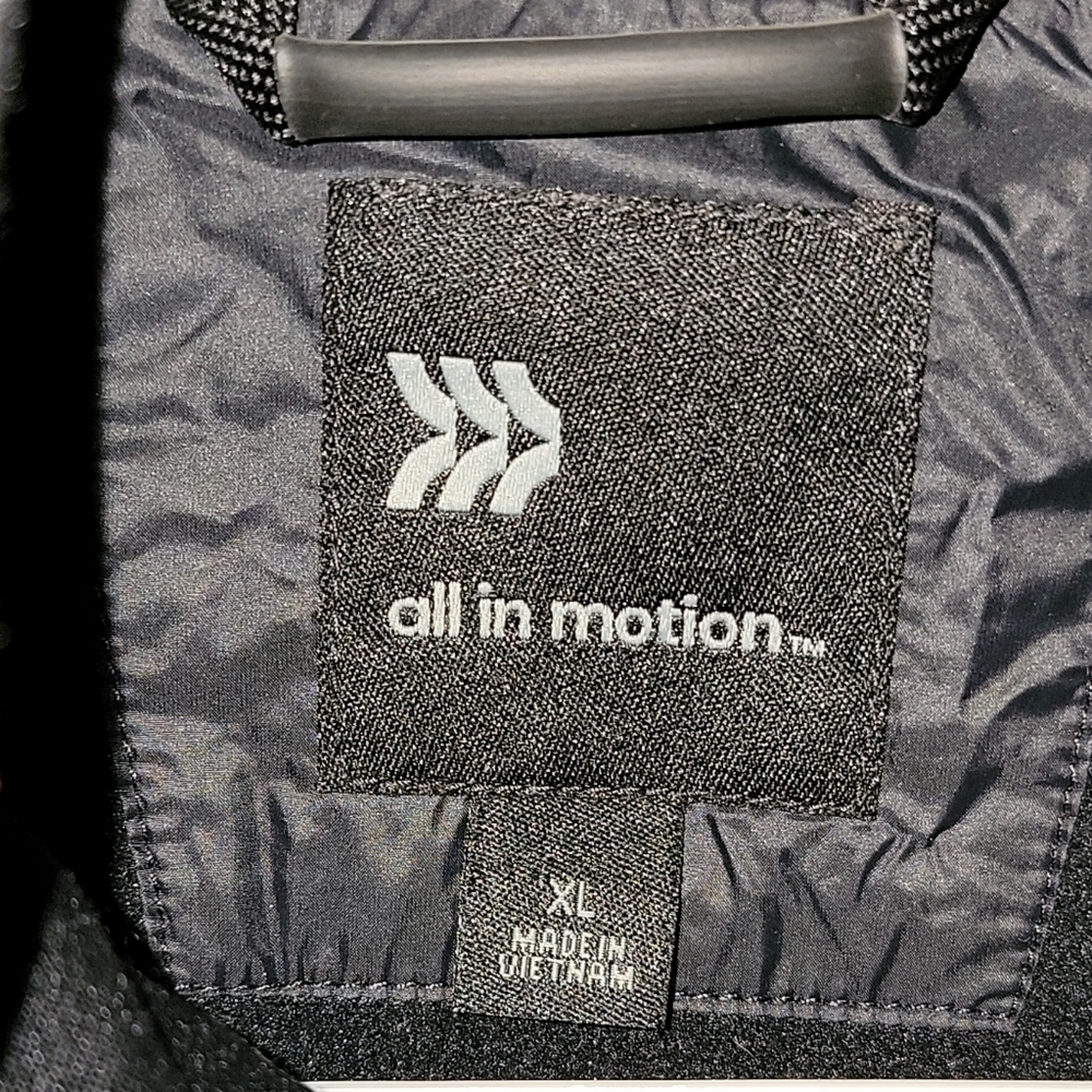 All in motion size XL zip up jacket, thumb slots, pockets zip quilted panels - Picture 3 of 8